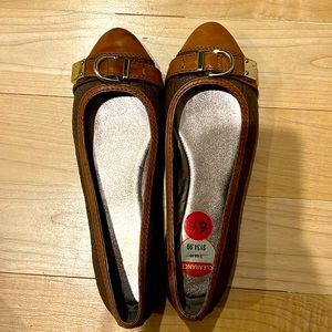 Coach Monica ornament flat